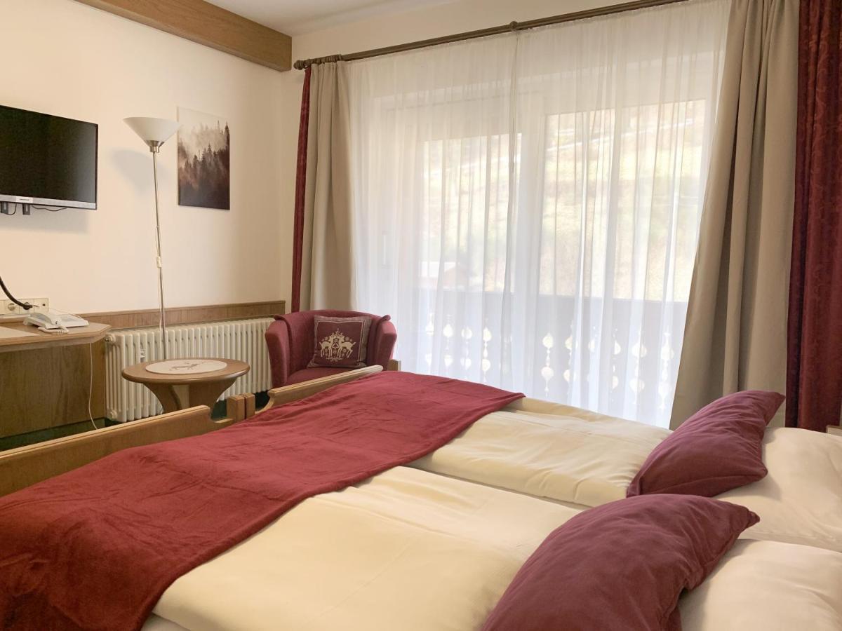 Landhotel Untere Kapfenhardter Muehle Unterreichenbach Dış mekan fotoğraf